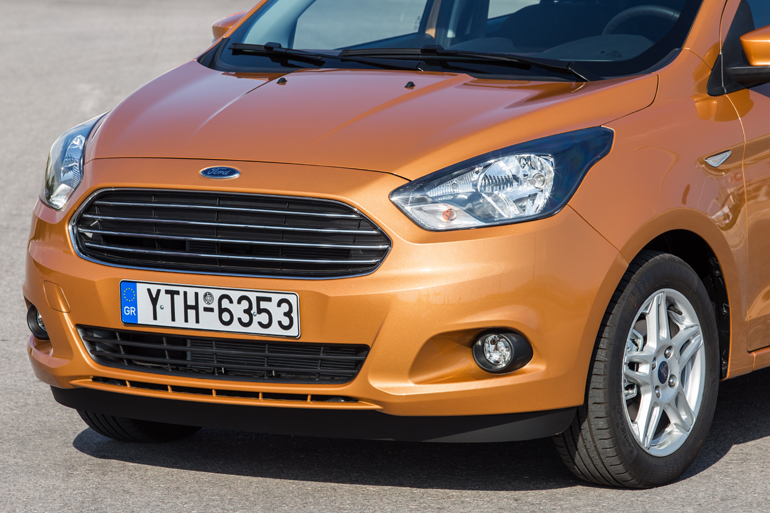 Μάσκα που θυμίζει Fiesta αλλά σε πιο... light μορφή!