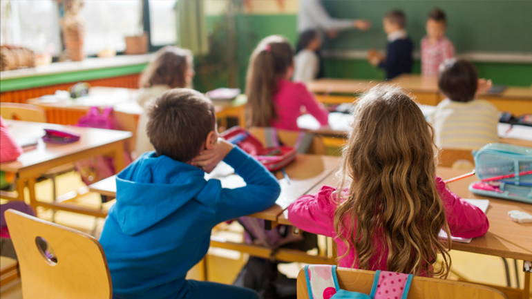 Ανήλικοι «μπούκαραν» σε νηπιαγωγείο – Έξι συλλήψεις