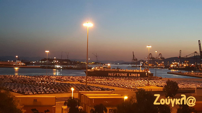 Ενδιάμεσος σταθμός μεταφόρτωσης οχημάτων είναι το λιμάνι του Πειραιά...
