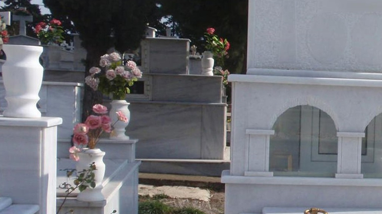 Ημαθία: Έπαθε καρδιακή προσβολή και έπεσε στον τάφο που άνοιγε