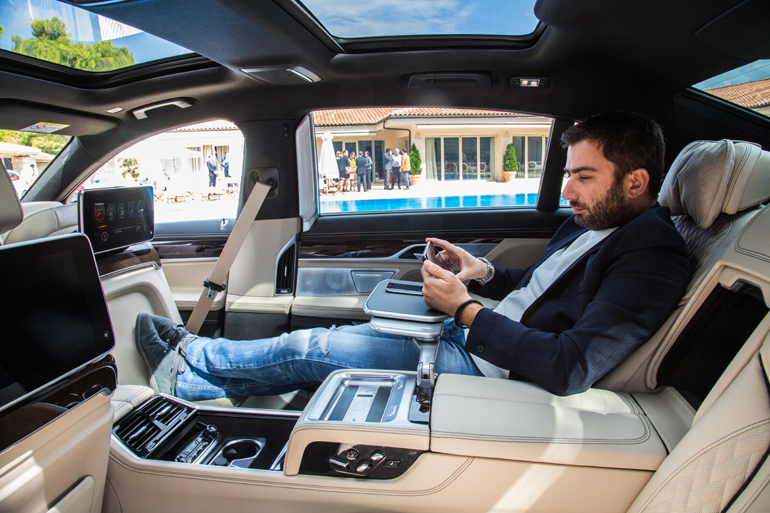 Ακόμα και η ναυαρχίδα της BMW, η 7αρα κυκλοφορεί και ηλεκτρική! (όχι αμιγώς)