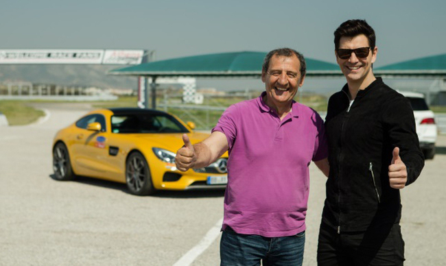 Ο Κώστας Στεφανής φιλοξενεί στο Traction πολύ γνωστά ονόματα είτε έχουν σχέση είτε όχι με το αυτοκίνητο (στην φωτογραφία ο Σάκης Ρουβάς) 