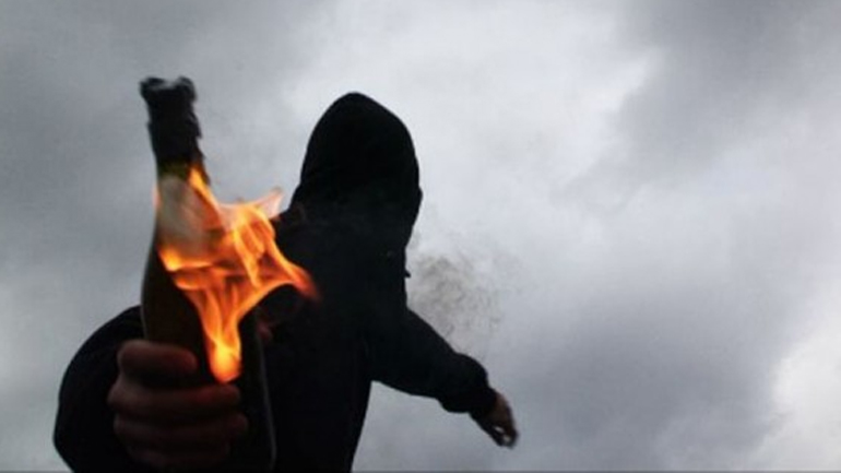 Πέταξαν μολότοφ στα γραφεία του κινήματος «Ελλήνων Συνέλευσις»