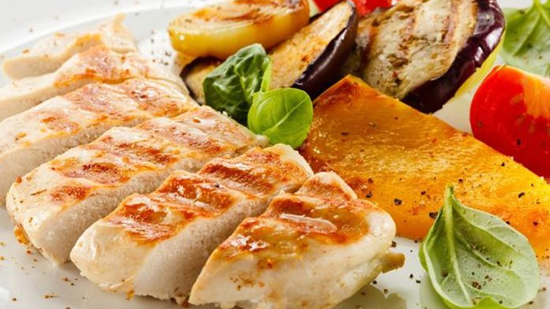 Nόστιμο φιλέτο κοτόπουλο με λαχανικά