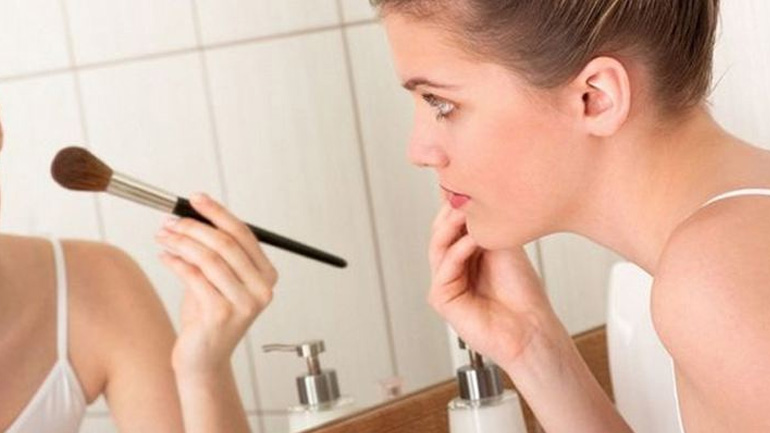 Έξυπνα tips για ένα γρήγορο πρωινό μακιγιάζ