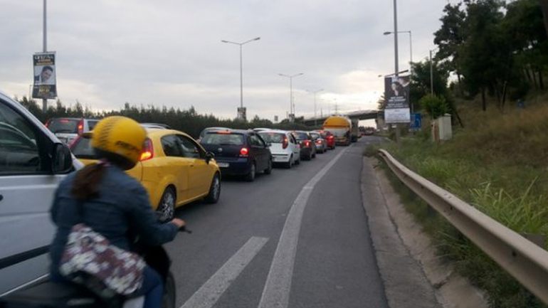Μποτιλιάρισμα στην Περιφερειακή Οδό λόγω τροχαίου