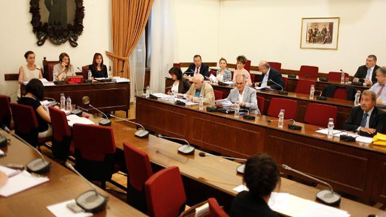 Στις 25 Οκτωβρίου στην Επιτροπή Θεσμών οι εκπρόσωποι ΣΚΑΪ-ΑΝΤ1