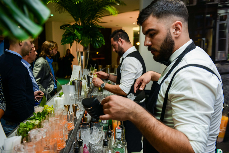 Αντιπροσωπεία MINI με όλα τα κομφόρ...