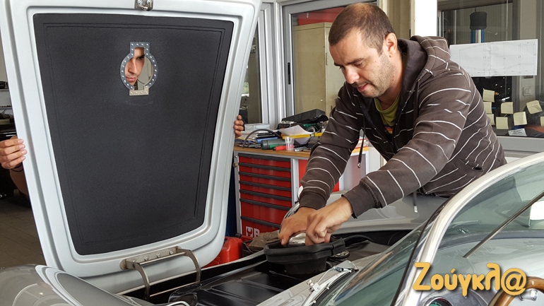 Ποιος... κρυφοκοιτάζει; 