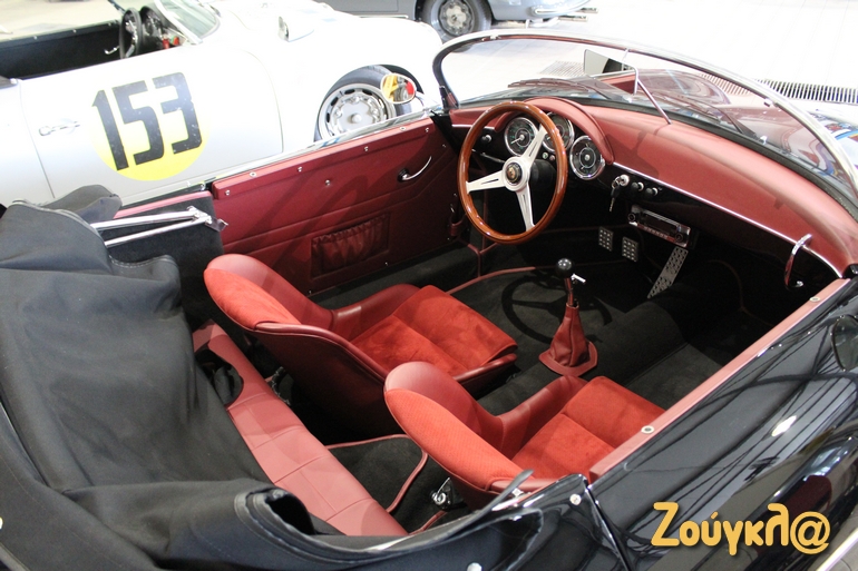 Το εσωτερικό ενός Replicar Car Hellas...