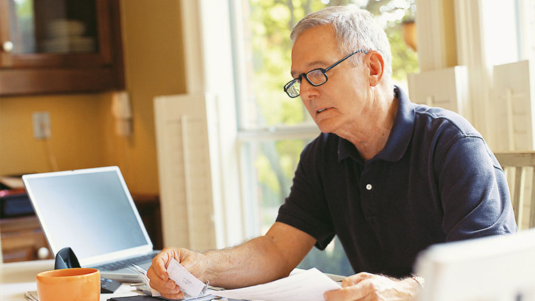 Ολόκληρη η αποζημίωση για όσους αποχωρούν λόγω συνταξιοδότησης