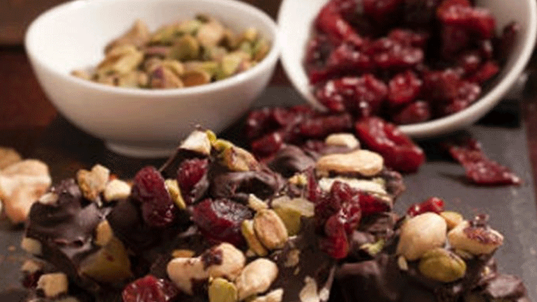 Φοντάν σοκολάτας με κασίους και κράνμπερι