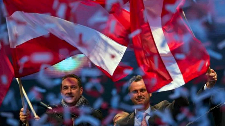 Σε ιστορικά υψηλά η δυσπιστία των Αυστριακών στους πολιτικούς