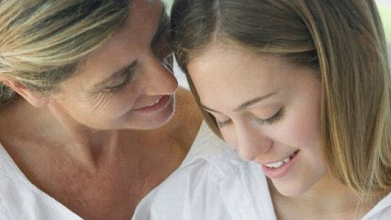 Πώς να προετοιμάσω την κόρη μου για την πρώτη της περίοδο