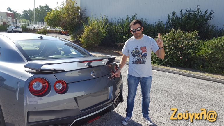 Το πρώτο που θα έχει ελληνικές πινακίδες! Όπως και να το κάνεις είναι συλλεκτικό...