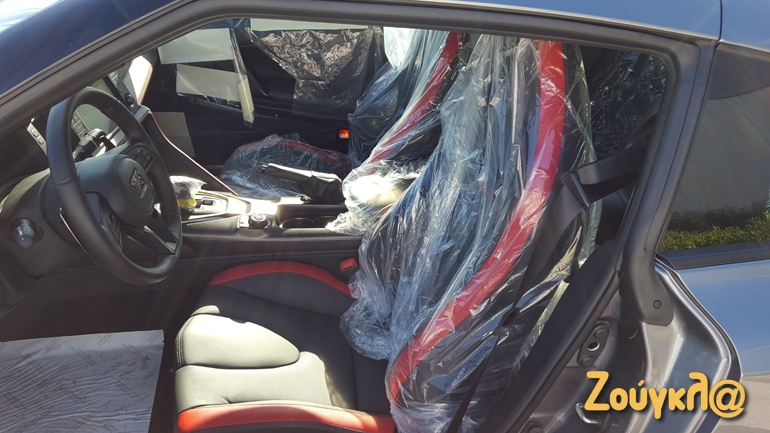 Πλαστικά καλύμματα στα καθίσματα...