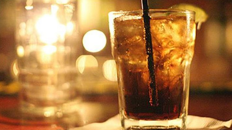 Καταπολεμήστε την ακμή με… ρούμι