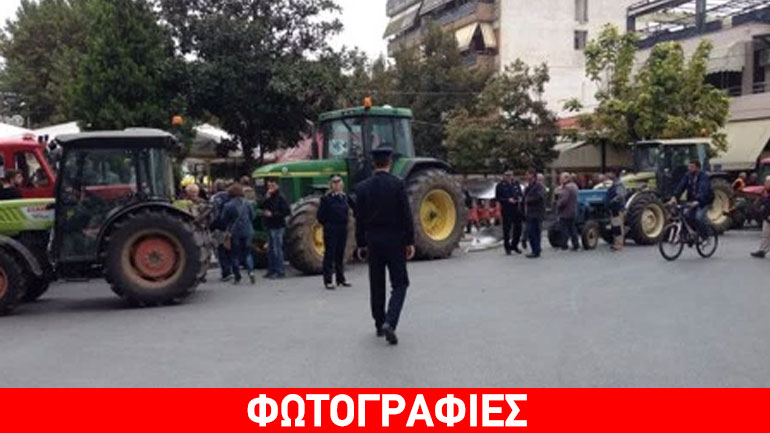 Δυναμική διαμαρτυρία με τρακτέρ έκαναν οι αγρότες στον Τύρναβο