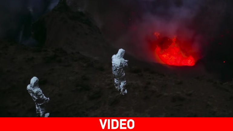 Βόλτα στην κόλαση των ηφαιστείων με τον Βέρνερ Χέρτζογκ Βόλτα στην κόλαση των ηφαιστείων με τον Βέρνερ Χέρτζογκ