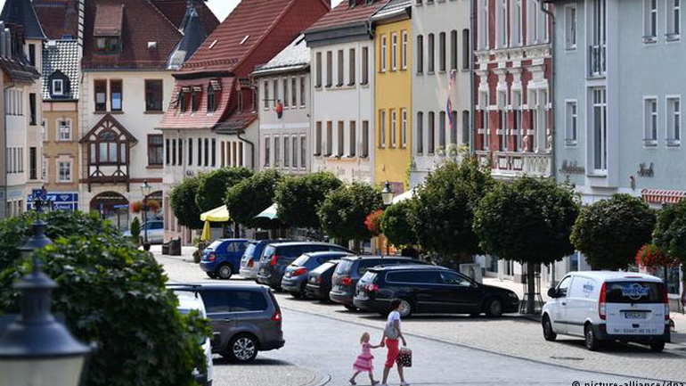 Φώναζαν «πήδα» σε μετανάστη που αυτοκτόνησε πέφτοντας στο κενό