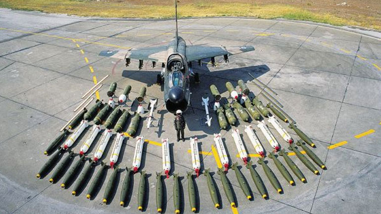 Μείωση δαπανών για την Εθνική Άμυνα κατά 400 εκατ. ευρώ ζήτησαν οι δανειστές