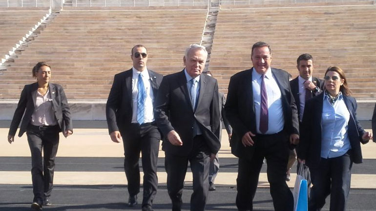 ΕΟΕ: Ο Σπύρος Καπράλος ξενάγησε στο Καλλιμάρμαρο τον Γάλλο υπουργό Εξωτερικών