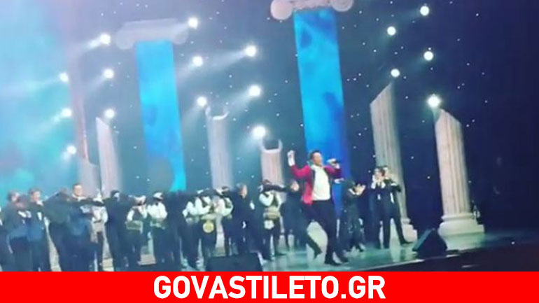 Μαγική βραδιά με τον Σάκη Ρουβά στo Κρεμλίνο Μαγική βραδιά με τον Σάκη Ρουβά στo Κρεμλίνο