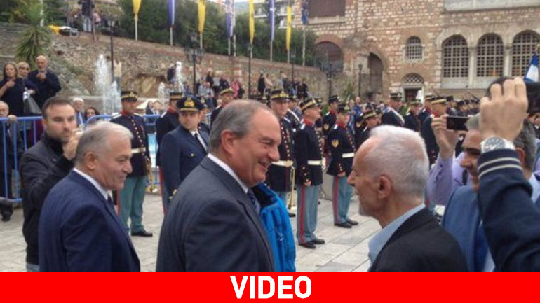 Με χειροκροτήματα υποδέχθηκαν τον Καραμανλή στον Άγιο Δημήτριο