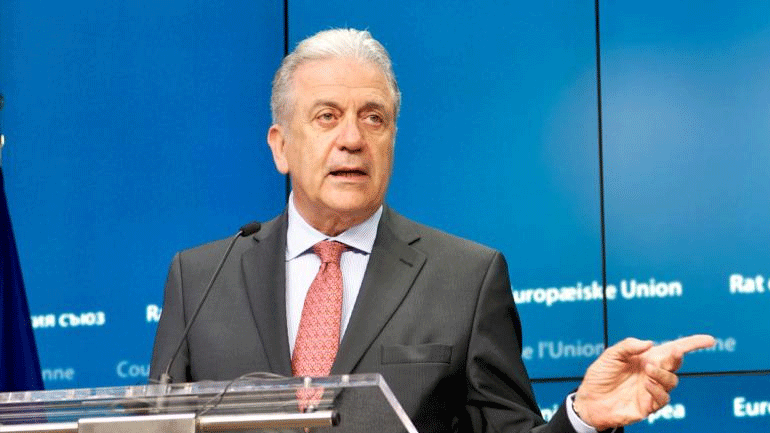 Αβραμόπουλος: Οι επανεγκαταστάσεις προσφύγων άρχισαν να φέρνουν αποτέλεσμα