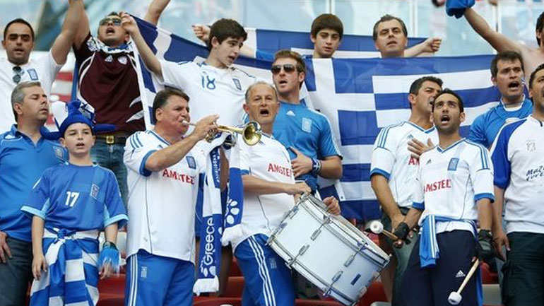 Ως επίσημος σύνδεσμος οπαδών της Εθνικής ποδοσφαίρου αναγνωρίστηκε ο «Γαλανόλευκος Φάρος»