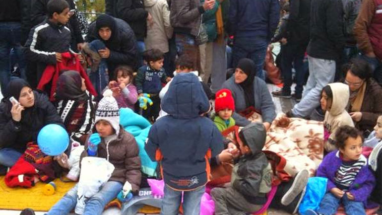 Έφτασαν 70 πρόσφυγες στη Φιλιππιάδα και αρνήθηκαν να μείνουν σε σκηνές