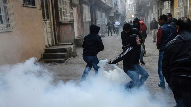 Φωτιά» στη ΝΑ Τουρκία από τη σύλληψη δύο δημάρχων