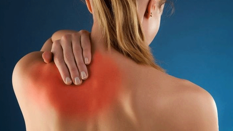 Πόνος στην πλάτη: Σε ποιες περιπτώσεις δεν είναι αθώος;