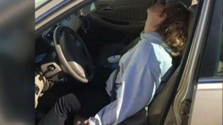 Ιντιάνα: Βρέθηκε στο αμάξι λιπόθυμη από υπερβολική δόση ηρωίνης μαζί με το 10 μηνών μωρό της στο πίσω κάθισμα