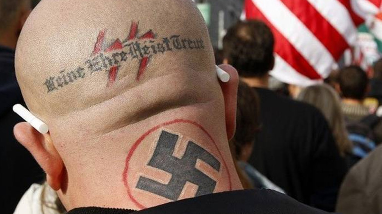 Αυστρία: Καταδίκη 27χρονου για προβολή ναζιστικού τατουάζ