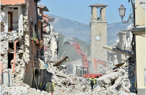 Εικόνες καταστροφής στο Αμάτριτσε