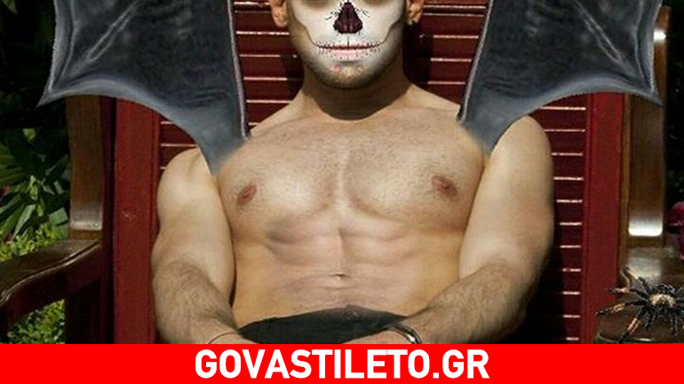 Ο sexy Έλληνας ηθοποιός ποζάρει με κοιλιακούς, μάσκα φαντάσματος και… μαύρα φτερά!