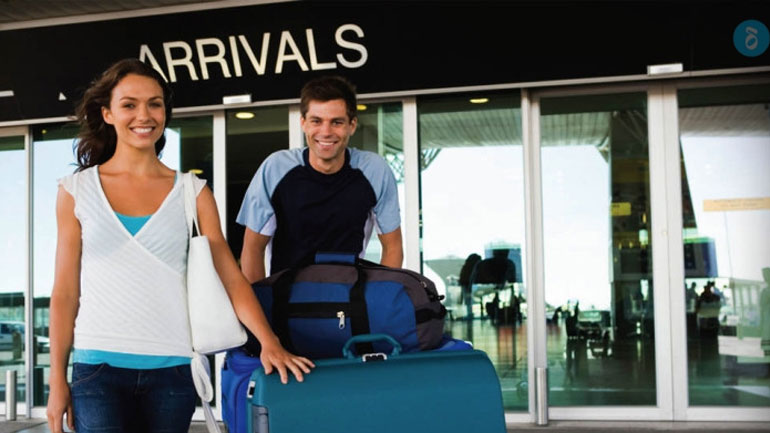 ΣΕΤΕ: Αυξάνονται οι αφίξεις τουριστών, μειώνονται τα έσοδα