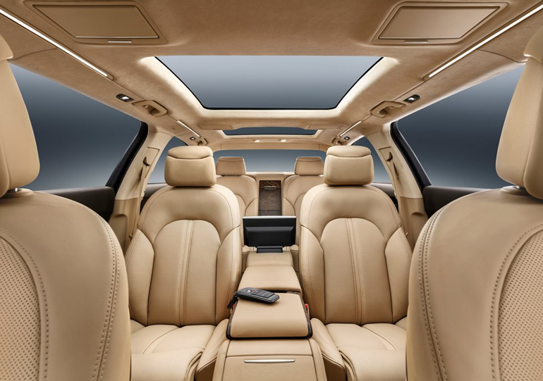 Κοιτάζεις πίσω και βλέπεις μία όχι και τόσο συνηθισμένη εικόνα!