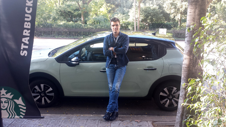 Ο απεσταλμένος του zougla.gr Λουκάς Παπαλάμπρος...