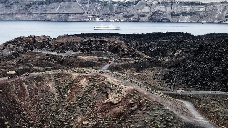 Κοιμάται το ηφαίστειο της Σαντορίνης, ξυπνά ο Κολούμπος