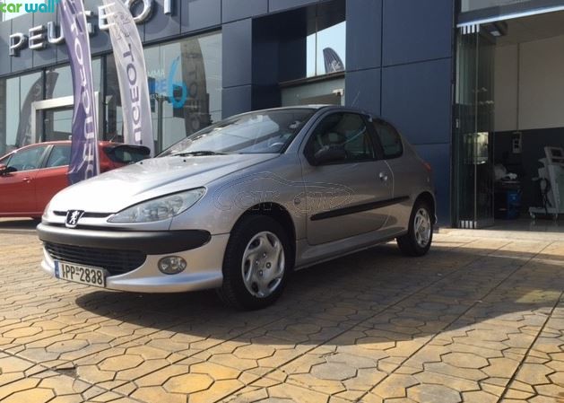 Peugeot 206 του 2001 με 3.290 ευρώ