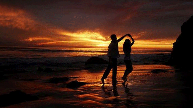 Τα πιο hot ερωτικά τραγούδια που θα απογειώσουν τη βραδιά