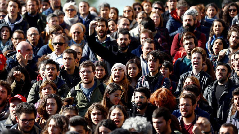 Τουρκία: Διαδήλωση εκατοντάδων ακαδημαϊκών και φοιτητών κατά των διώξεων