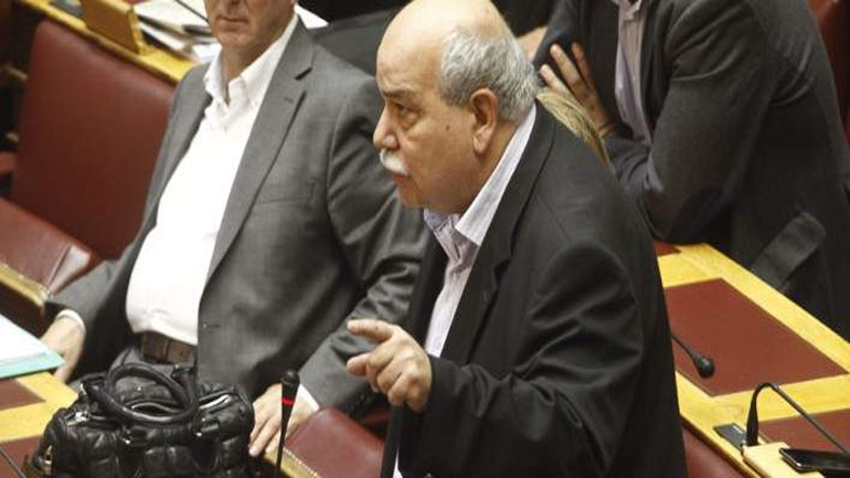 Βούτσης: Οι τηλεοπτικές άδειες πρέπει να είναι τρεις