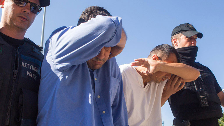 Σε καθεστώς κράτησης οι 8 Τούρκοι που κατηγορούνται για την απόπειρα πραξικοπήματος