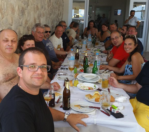 Τα μέλη του BMW Riders Club περνούν πάντα καλά και τους αρέσει η επιμόρφωση σε όλα τα επίπεδα...