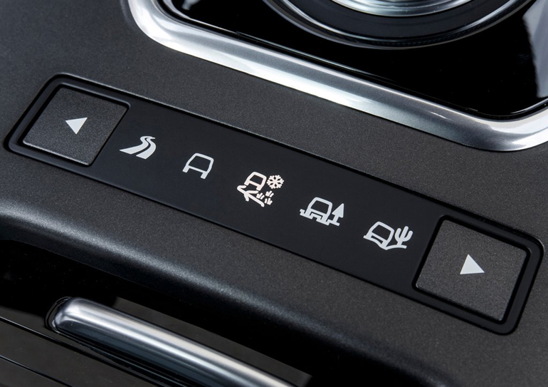 Πατώντας τα κουμπιά δεξιά και αριστερά επιλέγεις το πρόγραμμα που θες ανάλογα με το έδαφος που θα κινηθείς...