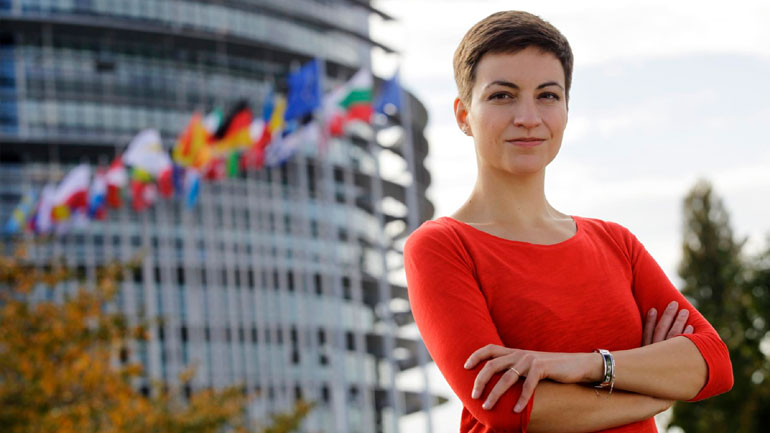 Σκα Κέλερ: Απαραίτητη η ελάφρυνση του ελληνικού χρέους