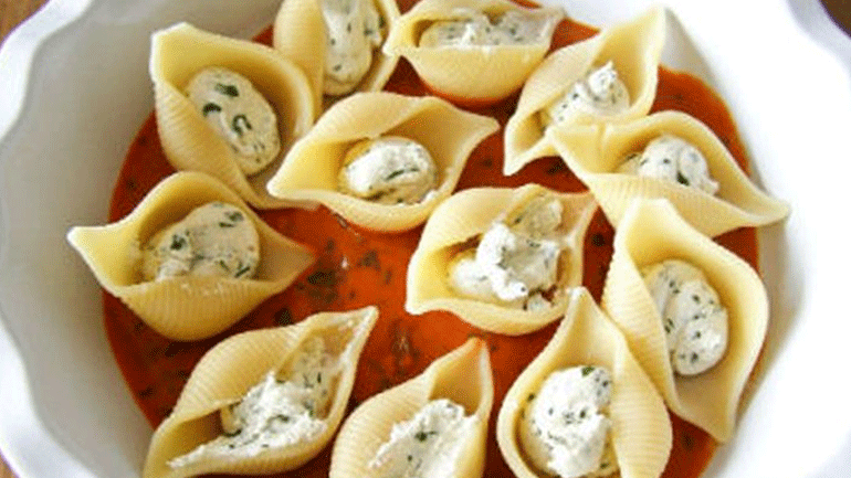 Γεμιστά κοχύλια με φέτα και μπρόκολο